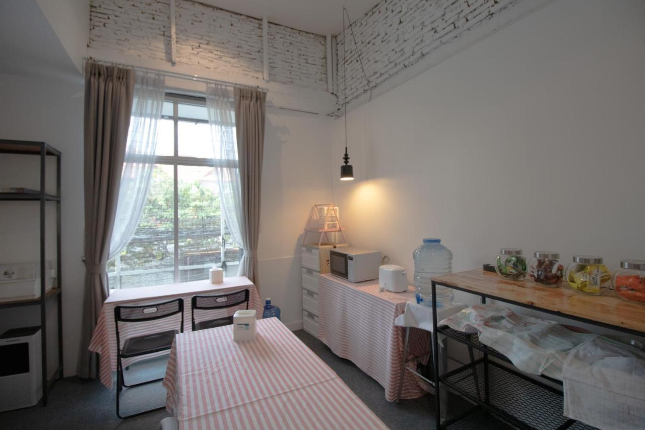 Oon Poshtel X Cafe Hostel Csiangmaj Kültér fotó