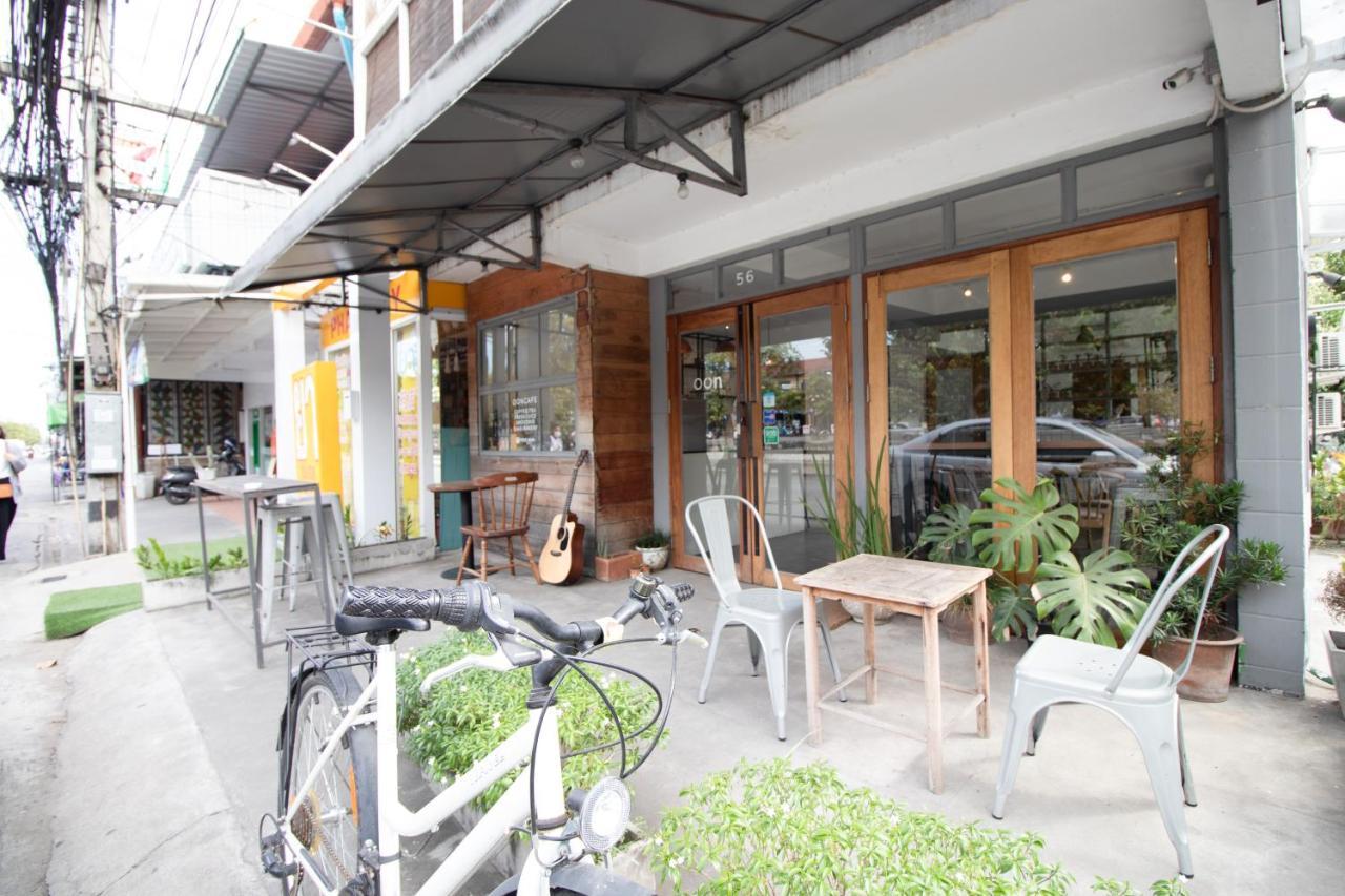 Oon Poshtel X Cafe Hostel Csiangmaj Kültér fotó