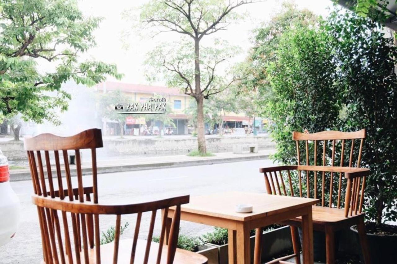Oon Poshtel X Cafe Hostel Csiangmaj Kültér fotó