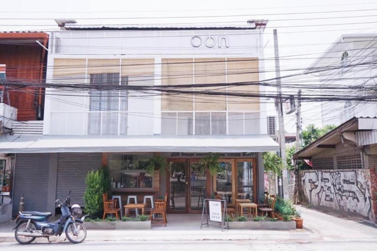 Oon Poshtel X Cafe Hostel Csiangmaj Kültér fotó