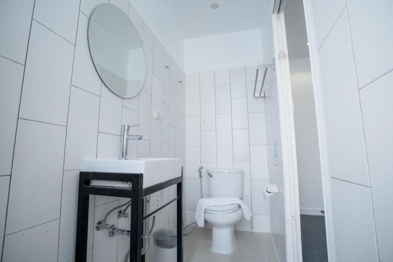 Oon Poshtel X Cafe Hostel Csiangmaj Kültér fotó
