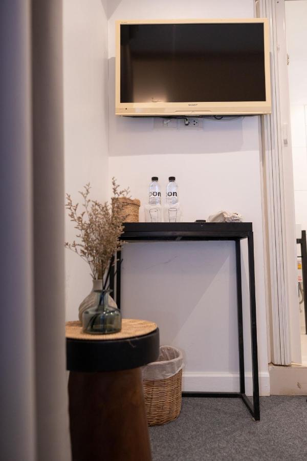 Oon Poshtel X Cafe Hostel Csiangmaj Kültér fotó