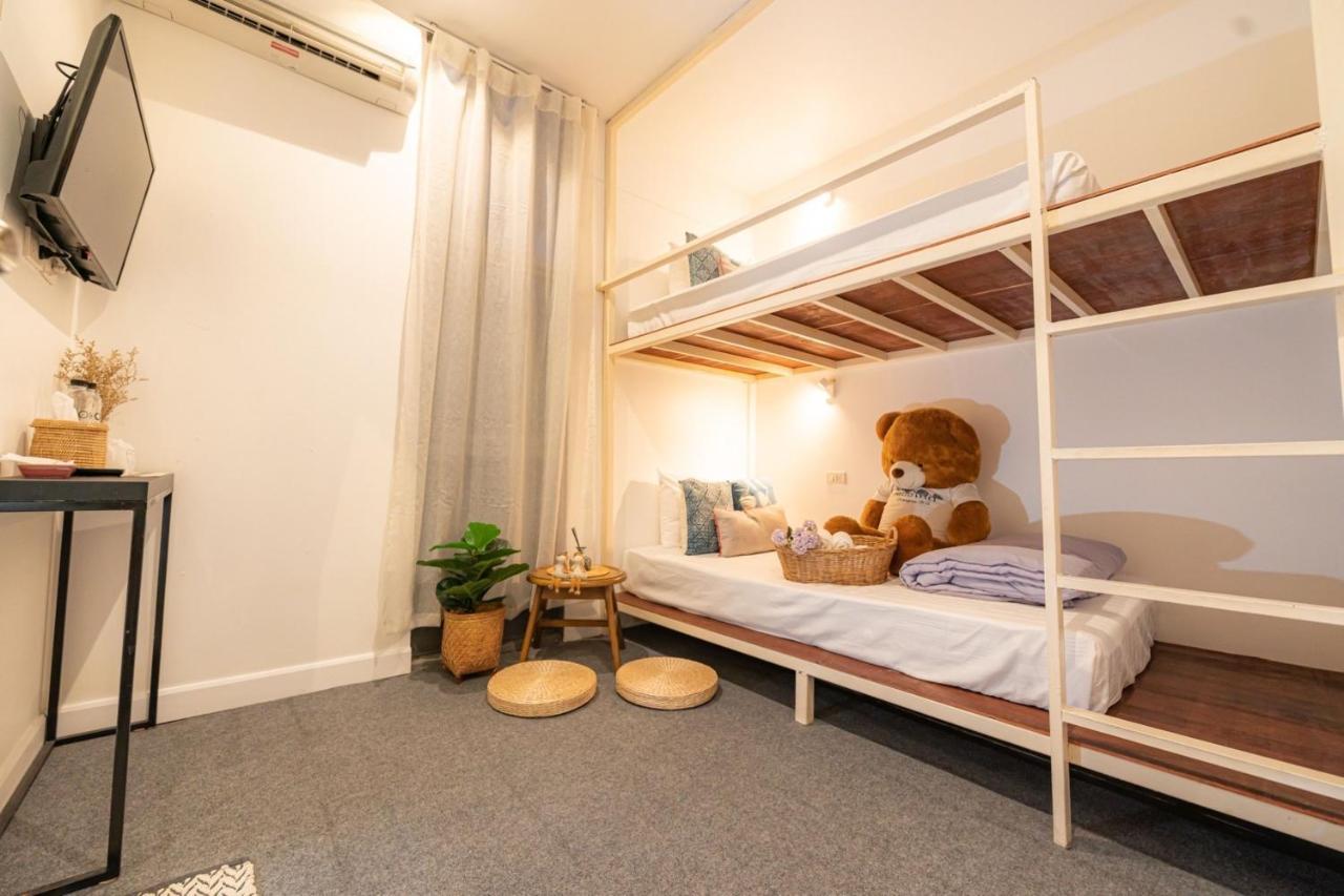 Oon Poshtel X Cafe Hostel Csiangmaj Kültér fotó