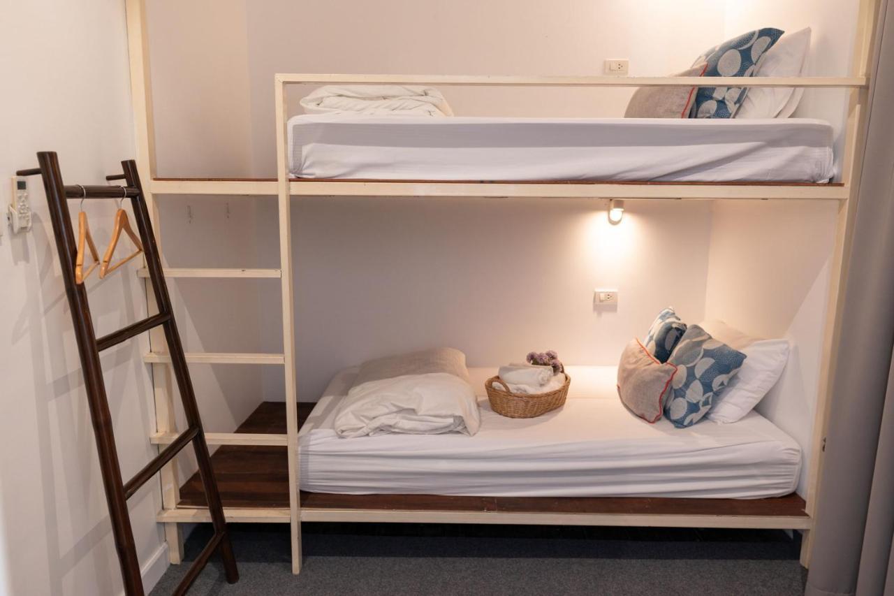 Oon Poshtel X Cafe Hostel Csiangmaj Kültér fotó