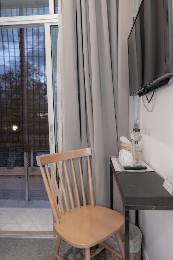 Oon Poshtel X Cafe Hostel Csiangmaj Kültér fotó